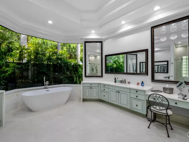5-bedroom home for sale in Boca Raton - 6595 NW 32nd Terrace - MondialRealty