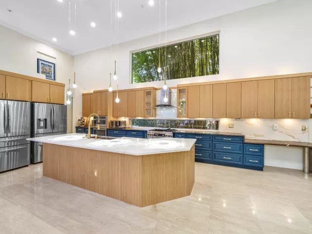 5-bedroom home for sale in Boca Raton - 6595 NW 32nd Terrace - MondialRealty