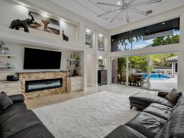 5-bedroom home for sale in Boca Raton - 6595 NW 32nd Terrace - MondialRealty