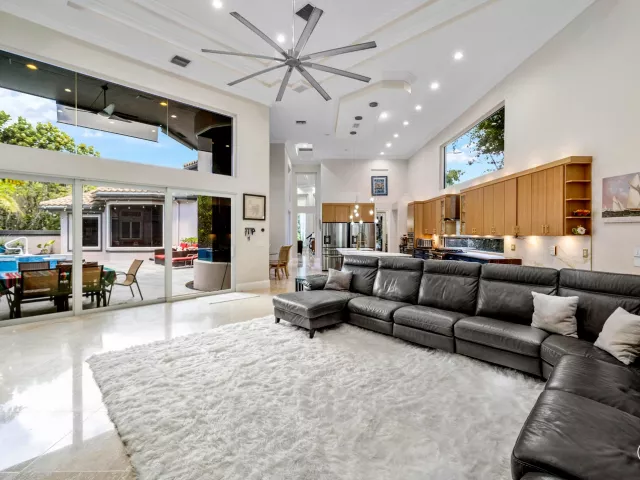 5-bedroom home for sale in Boca Raton - 6595 NW 32nd Terrace - MondialRealty