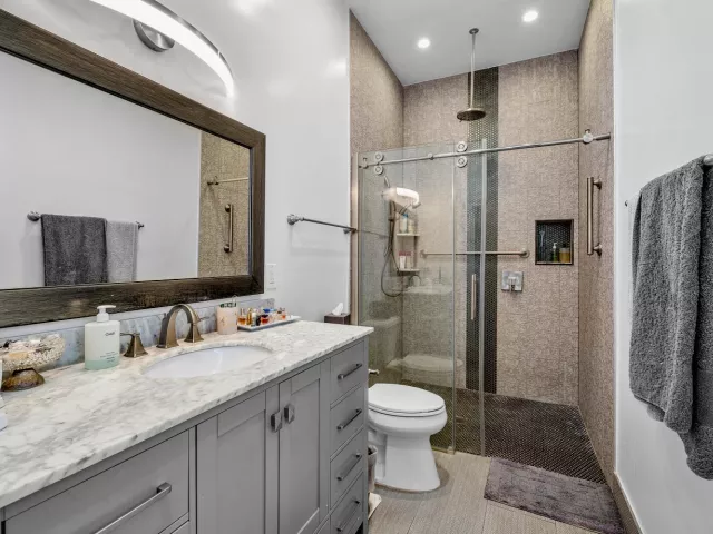 5-bedroom home for sale in Boca Raton - 6595 NW 32nd Terrace - MondialRealty