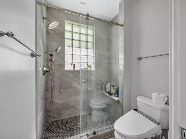 5-bedroom home for sale in Boca Raton - 6595 NW 32nd Terrace - MondialRealty