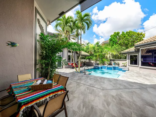 5-bedroom home for sale in Boca Raton - 6595 NW 32nd Terrace - MondialRealty