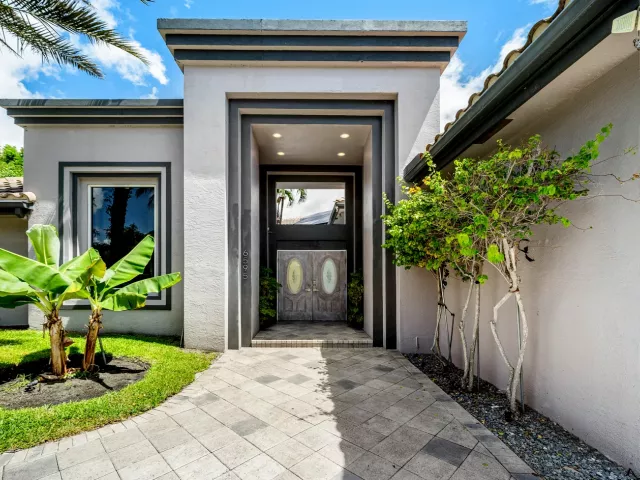 5-bedroom home for sale in Boca Raton - 6595 NW 32nd Terrace - MondialRealty