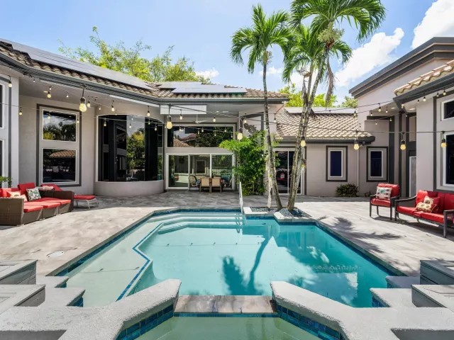 5-bedroom home for sale in Boca Raton - 6595 NW 32nd Terrace - MondialRealty