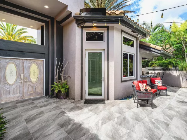 5-bedroom home for sale in Boca Raton - 6595 NW 32nd Terrace - MondialRealty