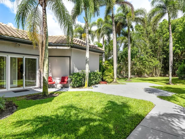 5-bedroom home for sale in Boca Raton - 6595 NW 32nd Terrace - MondialRealty