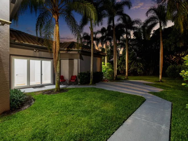 5-bedroom home for sale in Boca Raton - 6595 NW 32nd Terrace - MondialRealty