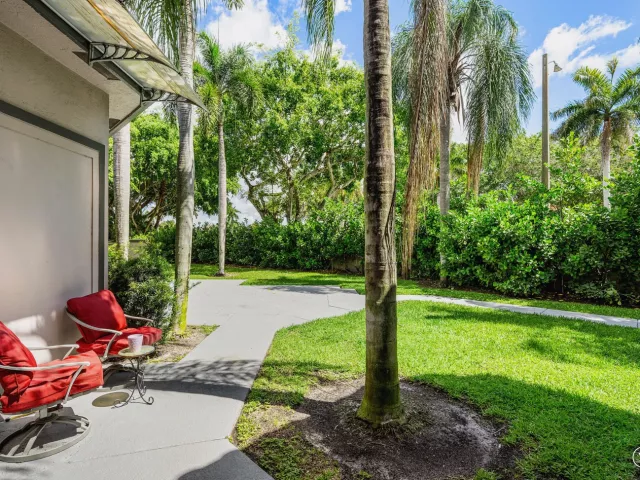 5-bedroom home for sale in Boca Raton - 6595 NW 32nd Terrace - MondialRealty