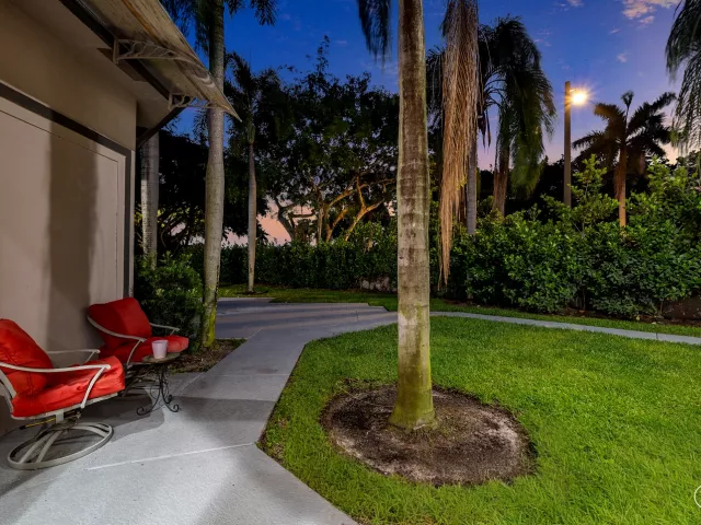 5-bedroom home for sale in Boca Raton - 6595 NW 32nd Terrace - MondialRealty