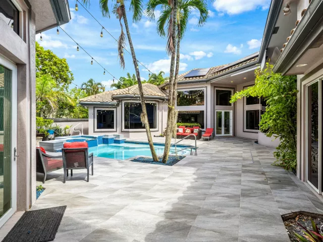5-bedroom home for sale in Boca Raton - 6595 NW 32nd Terrace - MondialRealty