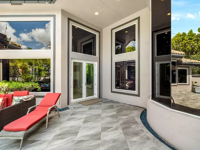 5-bedroom home for sale in Boca Raton - 6595 NW 32nd Terrace - MondialRealty