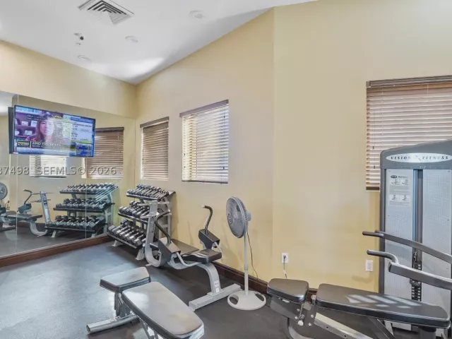 2-bedroom condo for sale in Sunny Isles Beach - 16275 Collins Ave 502 - MondialRealty