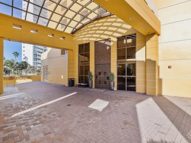 2-bedroom condo for sale in Sunny Isles Beach - 16275 Collins Ave 502 - MondialRealty