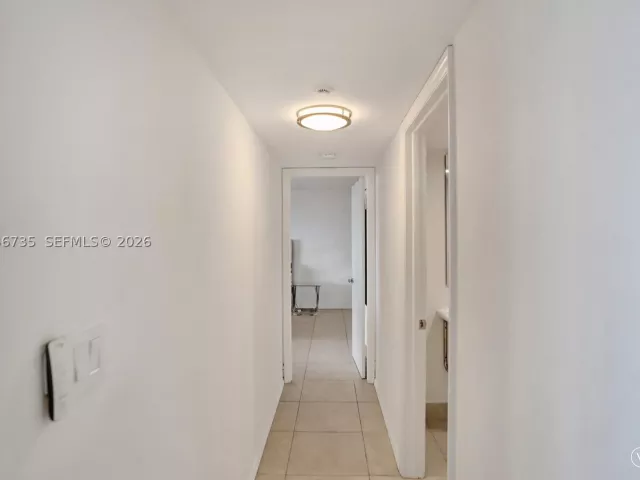 1-bedroom condo for sale in Miami Beach - 2555 Collins Ave 1508 - MondialRealty