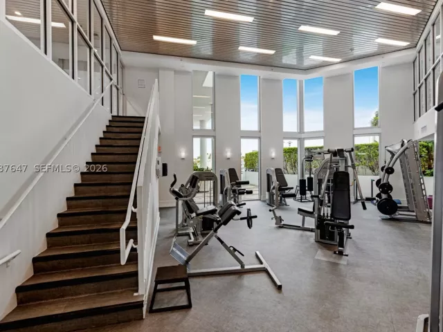 2-bedroom condo for sale in Aventura - 3131 NE 188th St 2-506 - MondialRealty