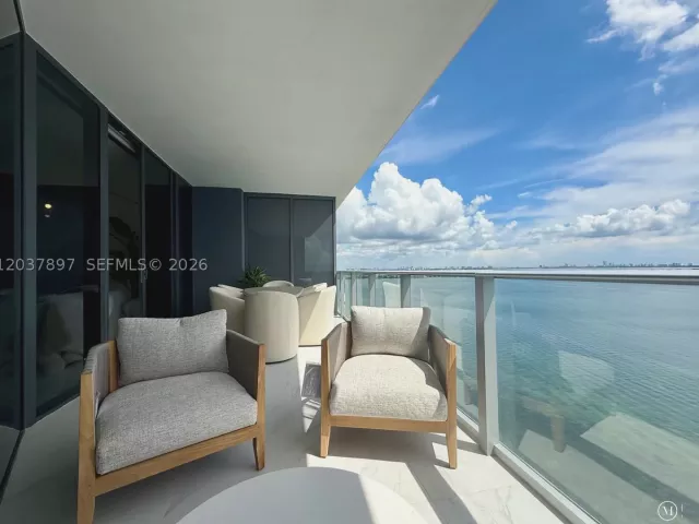 3-bedroom condo for rent in Miami - 700 NE 24th St 1002 - MondialRealty