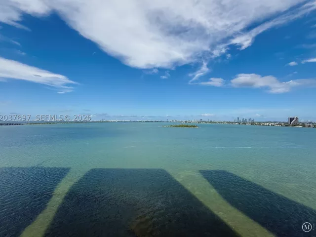 3-bedroom condo for rent in Miami - 700 NE 24th St 1002 - MondialRealty