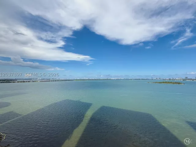 3-bedroom condo for rent in Miami - 700 NE 24th St 1002 - MondialRealty