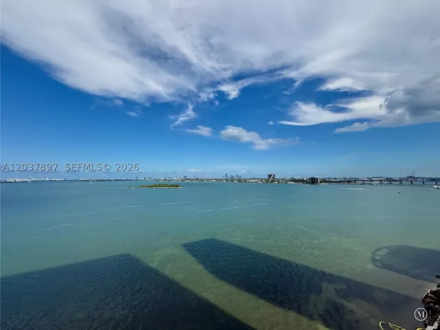 3-bedroom condo for rent in Miami - 700 NE 24th St 1002 - MondialRealty