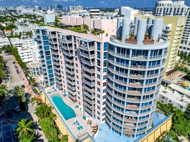 2-bedroom condo for rent in Miami Beach - 1500 OCEAN DR 707 - MondialRealty