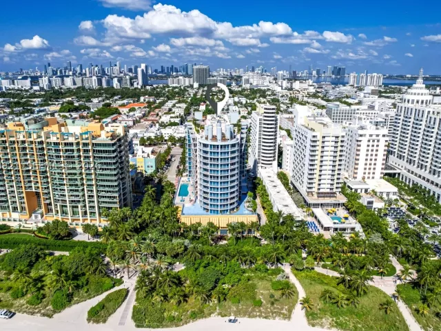 2-bedroom condo for rent in Miami Beach - 1500 OCEAN DR 707 - MondialRealty