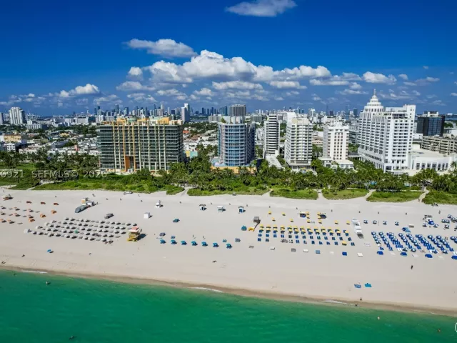 2-bedroom condo for rent in Miami Beach - 1500 OCEAN DR 707 - MondialRealty