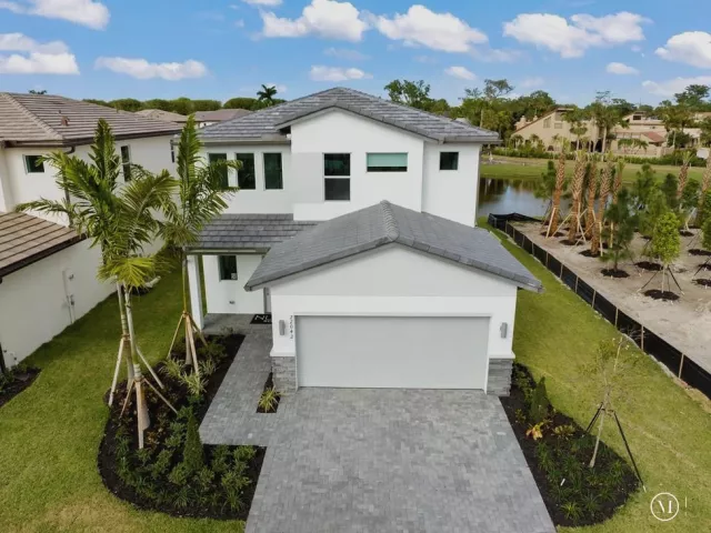 3-bedroom home for rent in Boca Raton - 22812 Caciano Road - MondialRealty