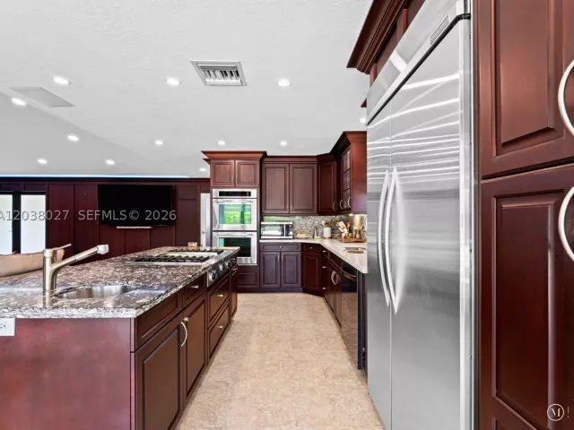 4-bedroom home for sale in Homestead - 18733 SW 293rd Ter - MondialRealty