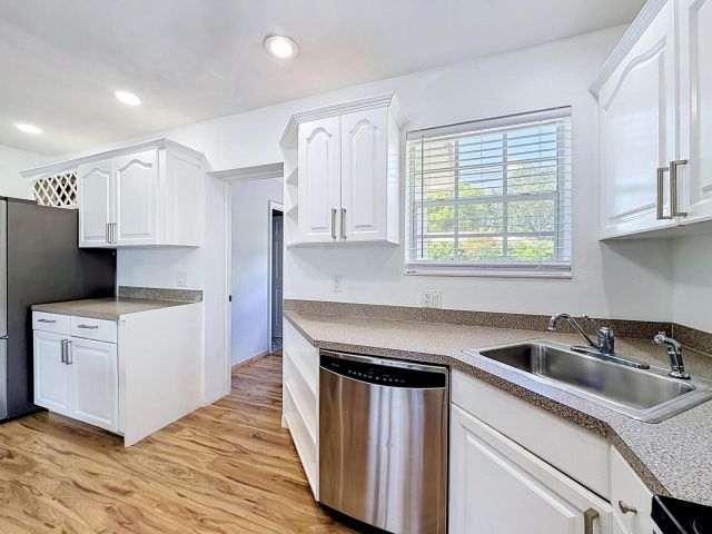 3-bedroom home for rent in Fort Lauderdale - 2000 NE 62nd Street - MondialRealty