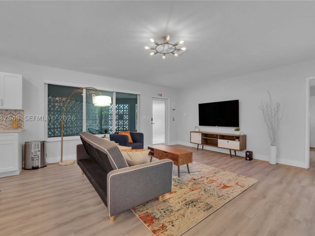 3-bedroom home for rent in Fort Lauderdale - 204 SW 19th Ave 0 - MondialRealty