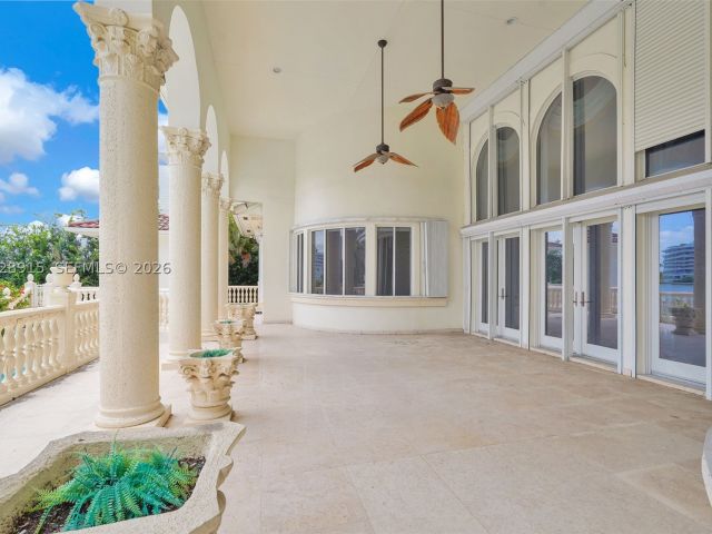 5-bedroom home for rent in Bal Harbour - 166 Bal Bay Dr - MondialRealty