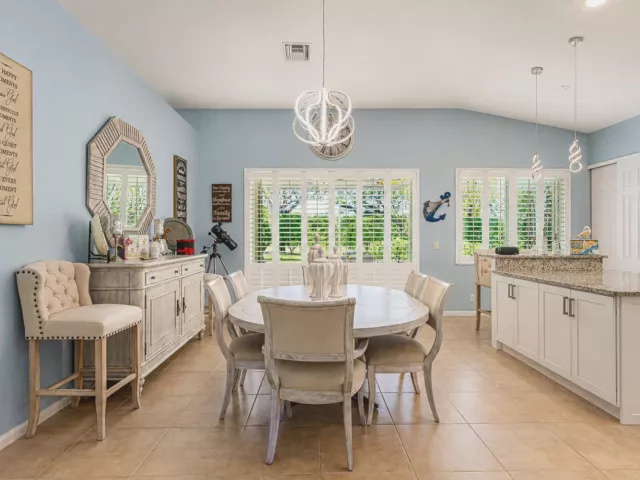 3-bedroom home for sale in West Palm Beach - 9663 Great Egret Court - MondialRealty