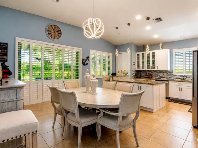 3-bedroom home for sale in West Palm Beach - 9663 Great Egret Court - MondialRealty
