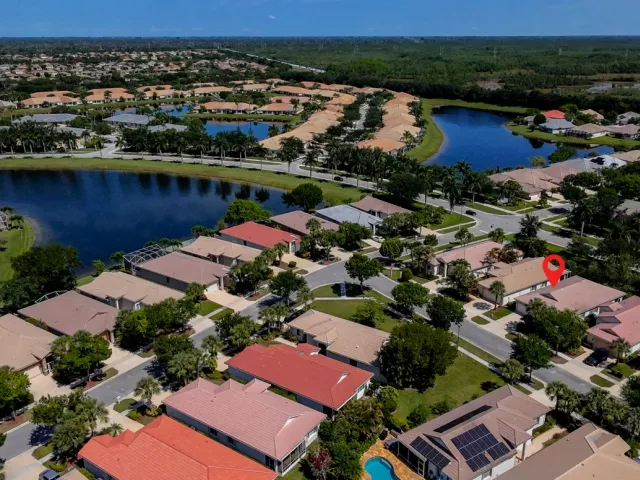 3-bedroom home for sale in West Palm Beach - 9663 Great Egret Court - MondialRealty