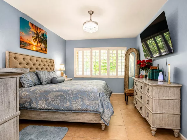 3-bedroom home for sale in West Palm Beach - 9663 Great Egret Court - MondialRealty