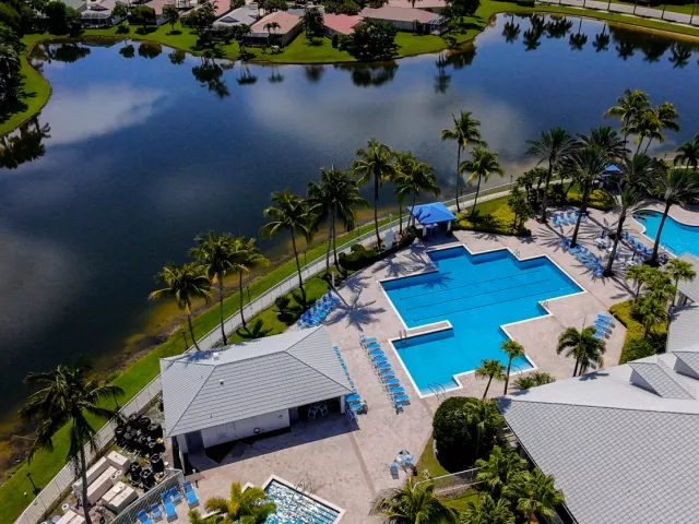 3-bedroom home for sale in West Palm Beach - 9663 Great Egret Court - MondialRealty