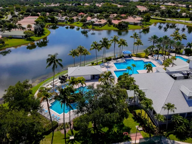 3-bedroom home for sale in West Palm Beach - 9663 Great Egret Court - MondialRealty