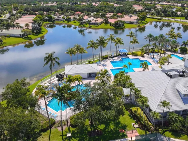 3-bedroom home for sale in West Palm Beach - 9663 Great Egret Court - MondialRealty