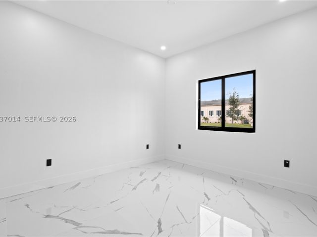 4-bedroom home for sale in Homestead - 426 SW 9th Ave - MondialRealty