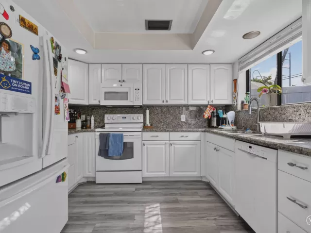 3-bedroom home for sale in Delray Beach - 1055 NW 18th Avenue - MondialRealty