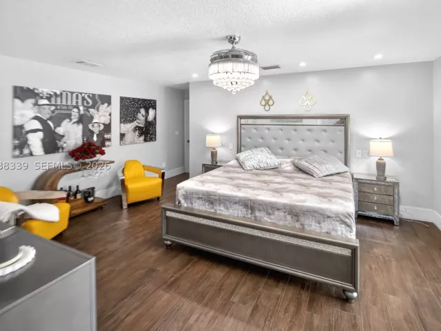 4-bedroom home for sale in Miami - 15050 SW 167th St - MondialRealty