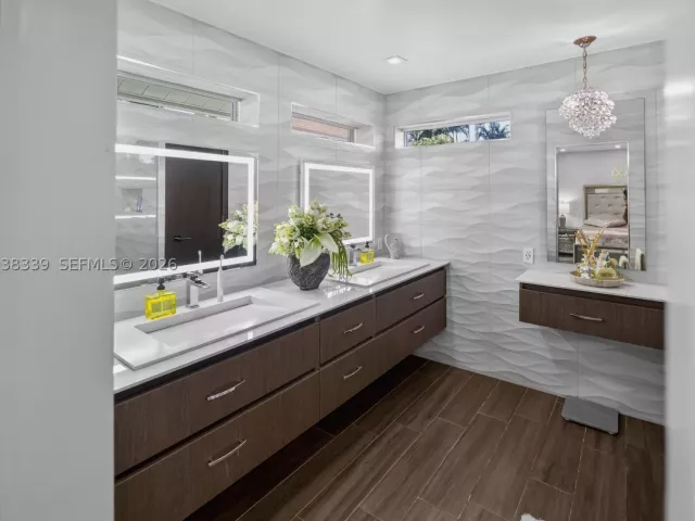 4-bedroom home for sale in Miami - 15050 SW 167th St - MondialRealty