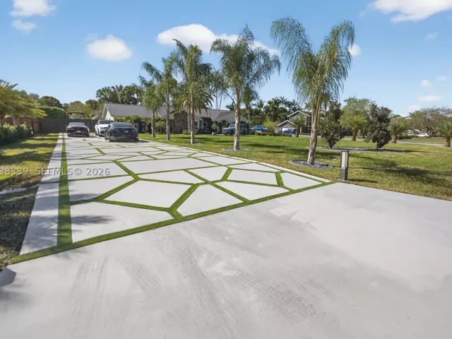 4-bedroom home for sale in Miami - 15050 SW 167th St - MondialRealty