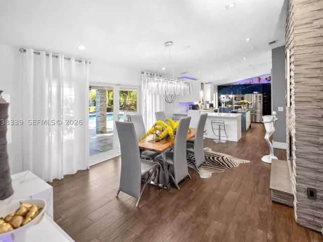 4-bedroom home for sale in Miami - 15050 SW 167th St - MondialRealty