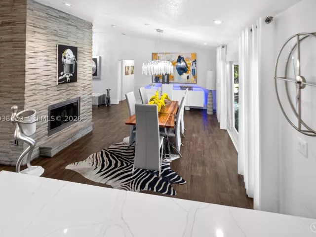 4-bedroom home for sale in Miami - 15050 SW 167th St - MondialRealty