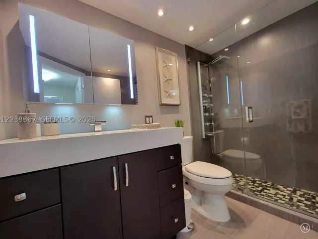 2-bedroom condo for rent in Hallandale Beach - 2030 S Ocean Dr 1718 - MondialRealty