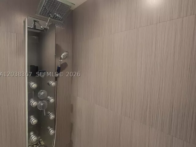 2-bedroom condo for rent in Hallandale Beach - 2030 S Ocean Dr 1718 - MondialRealty