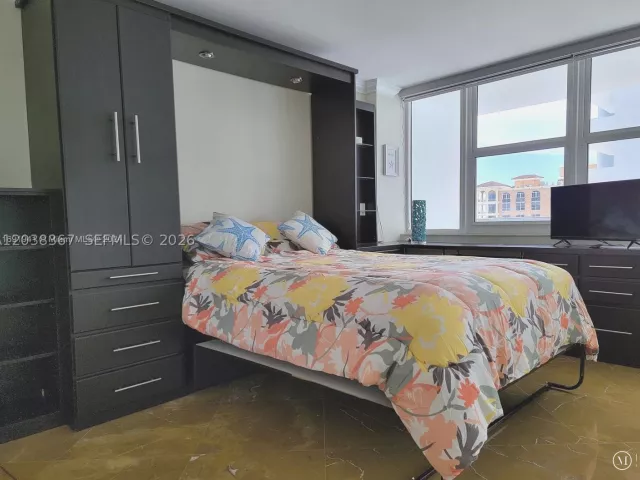 2-bedroom condo for rent in Hallandale Beach - 2030 S Ocean Dr 1718 - MondialRealty