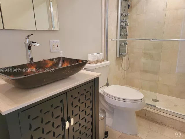 2-bedroom condo for rent in Hallandale Beach - 2030 S Ocean Dr 1718 - MondialRealty